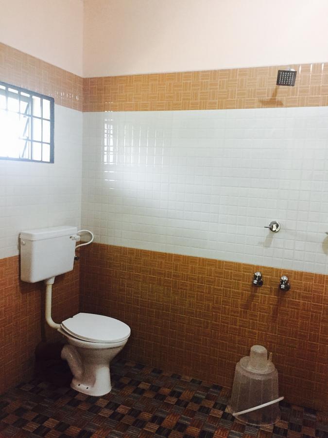 Mega Tourist Home Palarivattom Kochi Luaran gambar